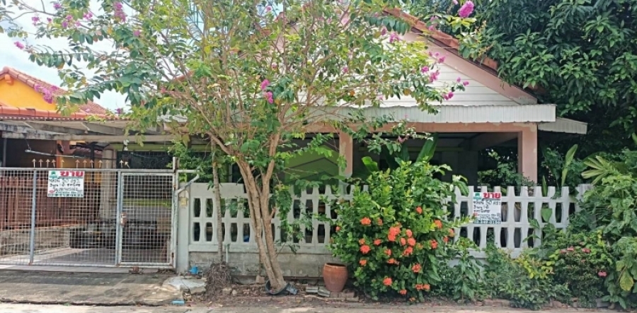 บ้านเดี่ยว หมู่บ้านชลลดา บางบัวทอง บ้านแปลงมุม บรรยากาศดี ใกล้รถไฟฟ้าสายสีม่วง