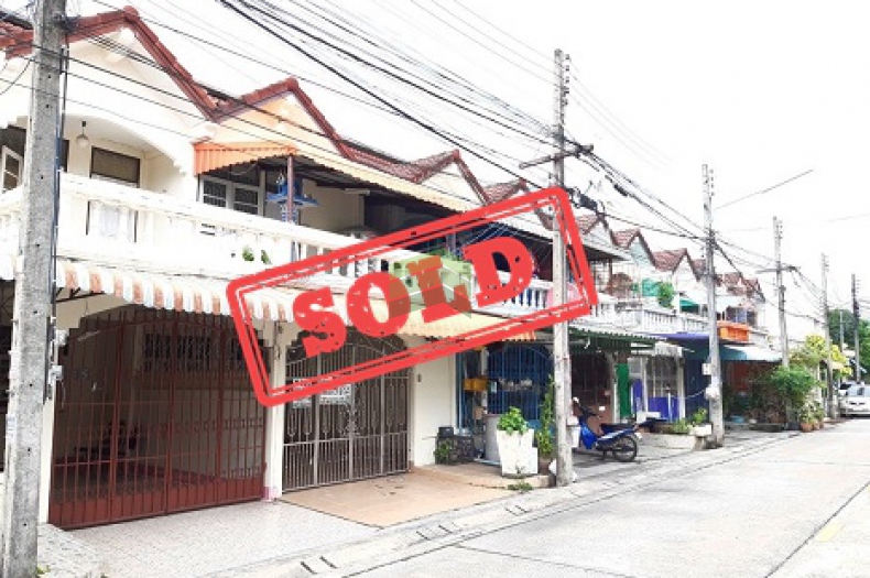 ขายด่วน ทาวน์เฮ้าส์ 2 ชั้น ซอย เพชรเกษม10/5 หาดใหญ่ เนื้อที่ 20.10 ตร.ว บ้านสวย พร้อมอยู่ ทำเลดี