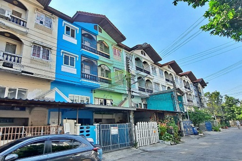 ขายด่วน ทาวน์โฮม 3.5 ชั้น ซอยสุขุมวิท27 ซอยบุญศิริ 6 บางเมือง สมุทรปราการ เนื้อที่ 18 ตร.ว ทำเลดี ใกล้ BTS โรงเรียนนายเรือ