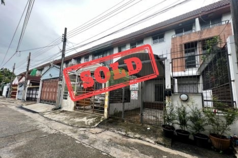 ขายด่วน ทาวน์โฮม 3 ชั้น ซอยนนทบุรี 34 สนามบินน้ำ เนื้อที่ 25.90 ตร.ว ต่อเติม พร้อมอยู่