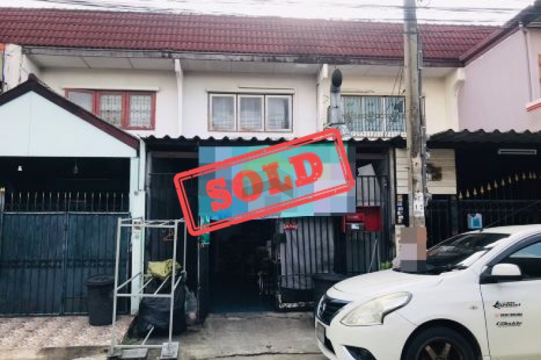 หมู่บ้านมโนรมย์ 1 เลียบคลองสอง 18 ขายด่วน ทาวน์เฮ้าส์ 2 ชั้น เนื้อที่ 18 ตร.ว ทำเลดี ราคาไม่แพง