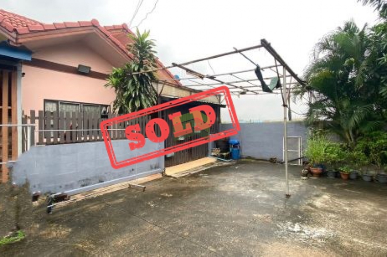 หมู่บ้านพระปิ่น 10 คลองสี่วา ขายด่วน ทาวน์เฮ้าส์ 1 ชั้น เนื้อที่ 23.50 ตร.ว แปลงริม ทำเลดี