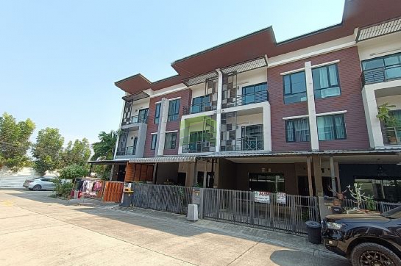 หมู่บ้านไอฟีล บางนา iField Bangna ขายด่วน ทาวน์โฮม 3 ชั้น เนื้อที่ 21.30 ตร.ว ทำเลดี สวย ราคาต่อรองได้