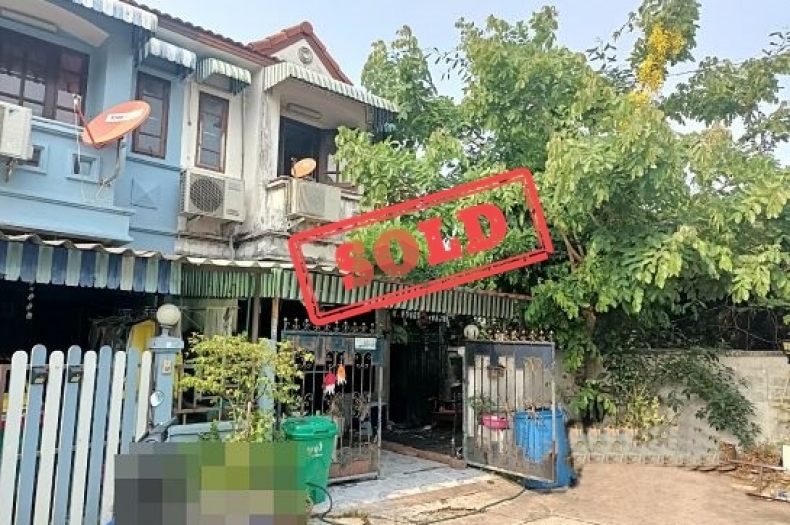 หมู่บ้านเคซี 3 หทัยราษฎร์ 39 ขายด่วน ทาวน์เฮ้าส์ 2 ชั้น เนื้อที่ 22.60 ตร.ว ทำเลดี แปลงริม ราคาต่อรองได้