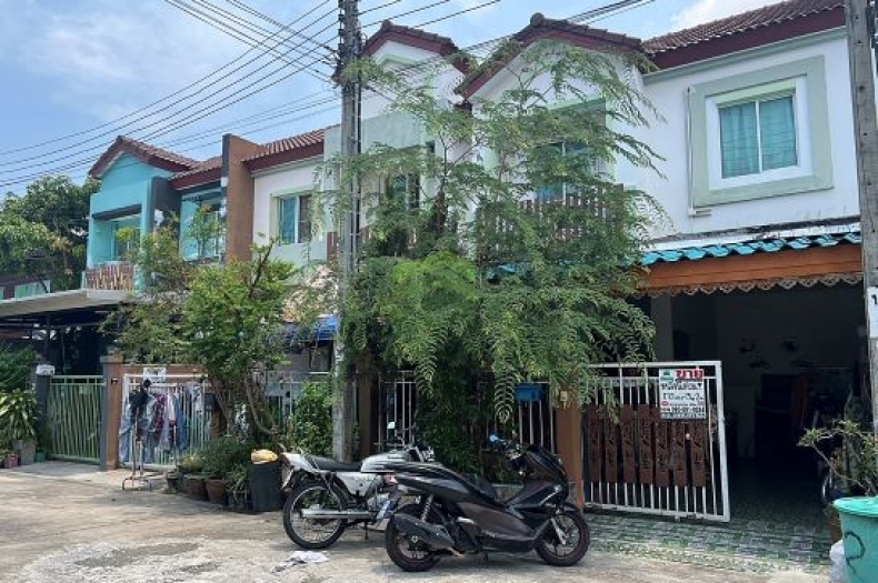 หมู่บ้าน ไลโอ เพชรเกษม 77 LIO Phetkasem 77 ขายด่วน ทาวน์เฮ้าส์ 2 ชั้น เนื้อที่ 17.10 ตร.ว. ซอย สวัสดิการ 3 หนองแขม กรุงเทพฯ