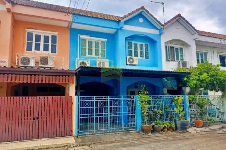 หมู่บ้าน บัวทองธานี ขายด่วน ทาวน์เฮ้าส์ 2 ชั้น เนื้อที่ 19.50 ตร.ว ต่อเติมเต็ม ทำเลดี ตรงข้าม ตลาดสมบัติบุรี