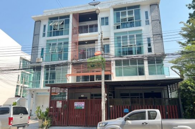 หมู่บ้าน คาซ่า ดีว่า สาทร กัลปพฤกษ์ ซอยกำนันแม้น ขายด่วน ทาวน์โฮม 3.5 ชั้น เนื้อที่ 20.90 ตร.ว ต่อเติม สวย ใหม่ เหมาะพักอาศัย