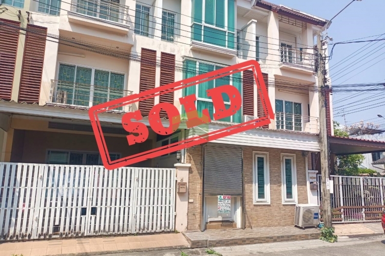 ขายบ้าน ธนาภิรมย์ ศรีนครินทร์ ทาวน์โฮม 4 ห้องนอน 22.50 ตร.ว ใจกลางศรีนครินทร์ ฟังก์ชันครบ พร้อมอยู่ ทำเลศักยภาพ