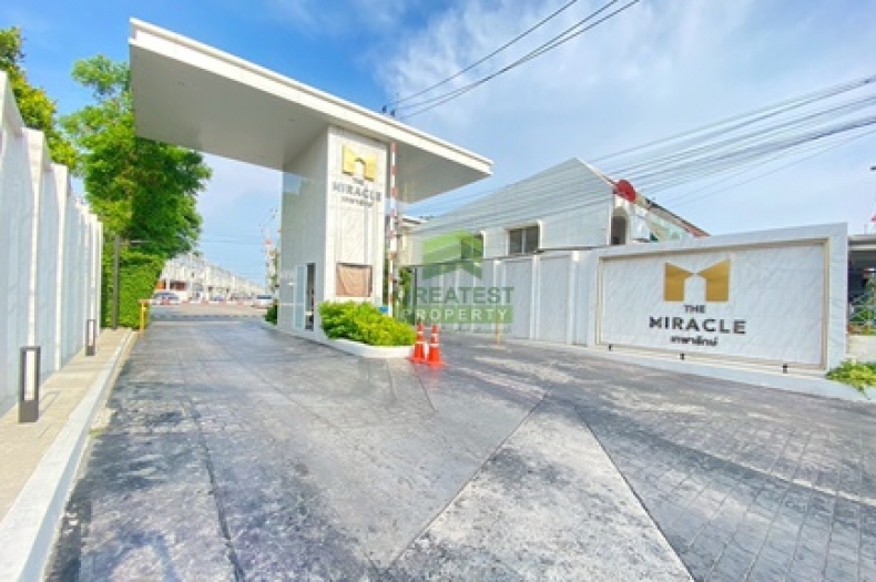 หมู่บ้านเดอะ มิราเคิล เทพารักษ์ The Miracle Thepharak 