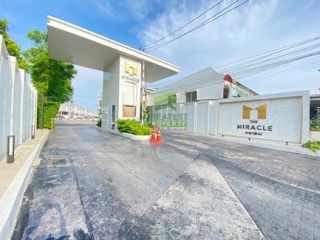 หมู่บ้านเดอะ มิราเคิล เทพารักษ์ The Miracle Thepharak 