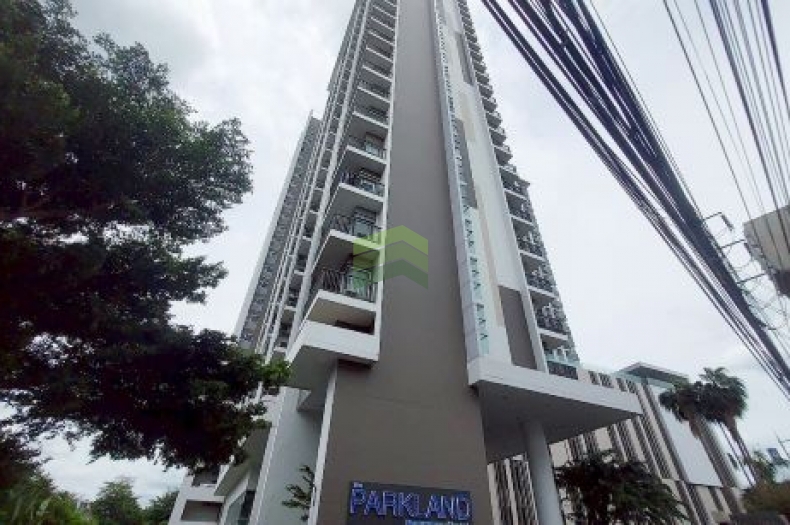 ขายคอนโดติดรถไฟฟ้า The Parkland เดอะพาร์คแลนด์ งามวงศ์วาน แคราย ชั้น 21 เนื้อที่ 31 ตร.ม ตกแต่งครบ หิ้วกระเป๋า พร้อมอยู่