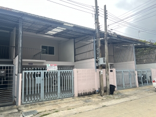 N0602884, ขายทาวน์เฮ้าส์ 2 ชั้น ซอยพึ่งมี15 สุขุมวิท93 เนื้อที่ 30 ตร.ว ใหม่ ตกแต่งครบ ทำเลดี ใกล้ BTS บางจาก