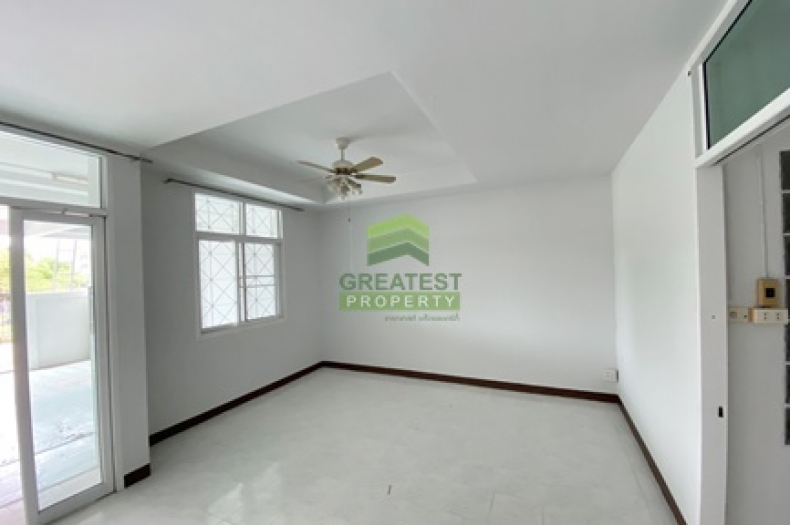 ทาวน์โฮม กระทุ่มล้ม18