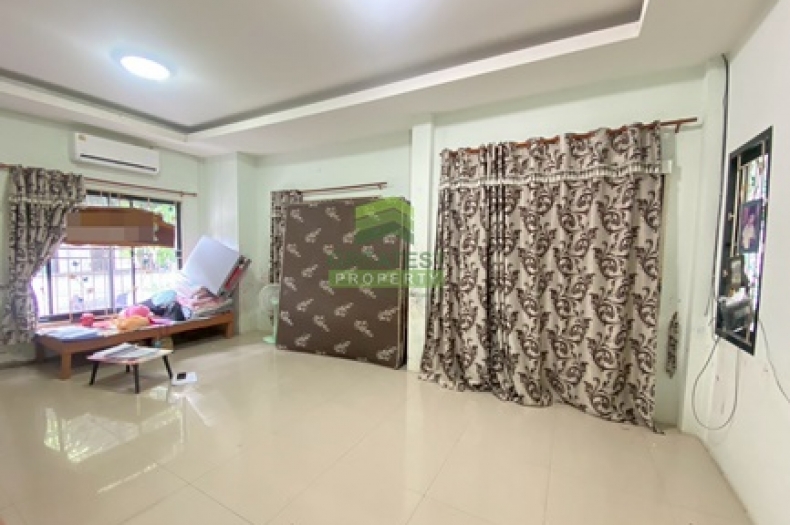 หมู่บ้านแสนมณี689 บ้านเก่า-พานทอง