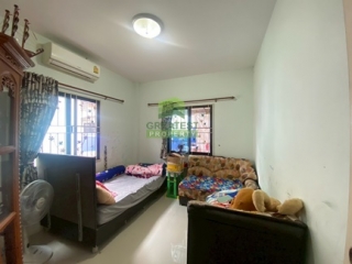 หมู่บ้านแสนมณี689 บ้านเก่า-พานทอง