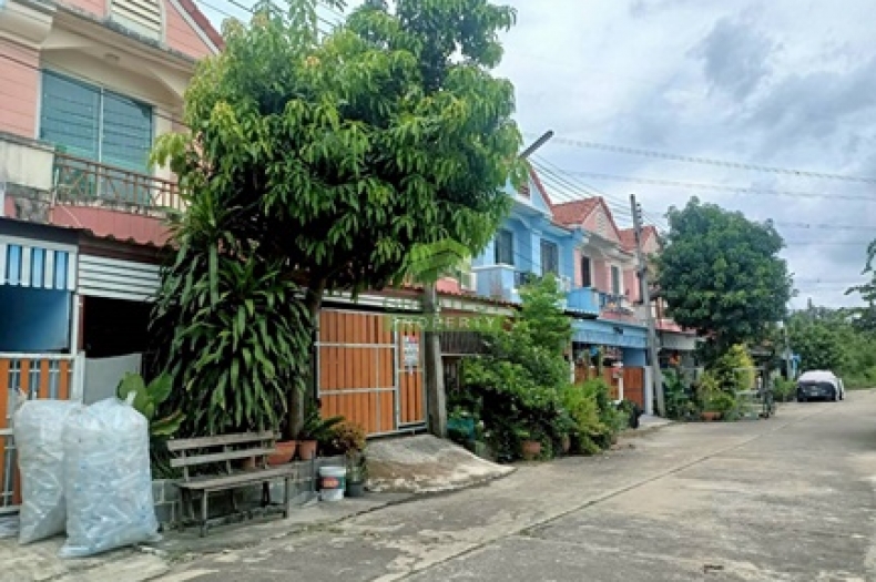 หมู่บ้านนพวงศ์ ลาดหลุมแก้ว