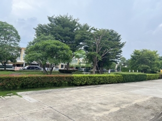 หมู่บ้านโกลเด้นทาวน์2 พระราม2