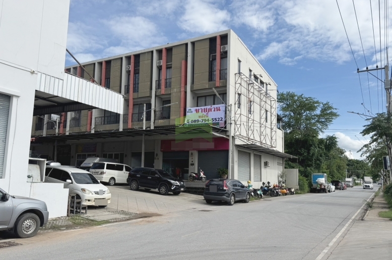 อาคารพาณิชย์ 2 คูหา โบ๊เบ๊มาร์เก็ต โคราช เนื้อที่ 36 ตร.ว ทำเลทองกลางการค้าใหญ่ เหมาะลงทุนต่อยอดธุรกิจ