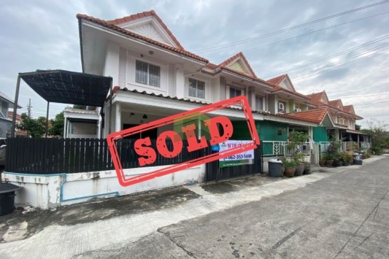 หมู่บ้านพฤกษา 33 บางบัวทอง ขายด่วน ทาวน์เฮ้าส์ 2 ชั้น เนื้อที่ 24 ตร.ว แปลงริม ทำเลดี ใกล้รถไฟฟ้า