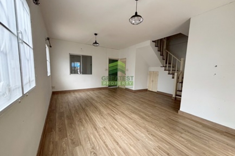 หมู่บ้านพฤกษา 33