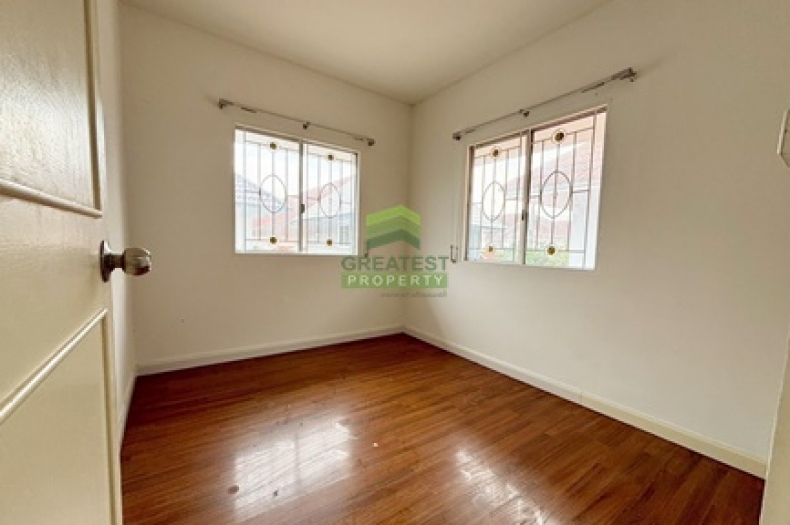 หมู่บ้านพฤกษา 33