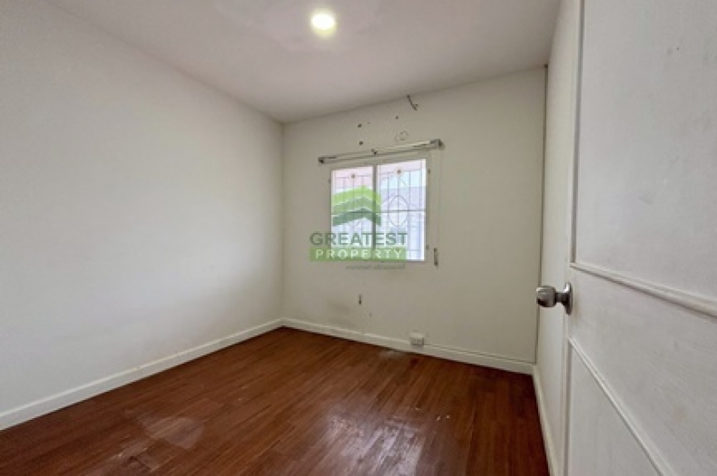 หมู่บ้านพฤกษา 33