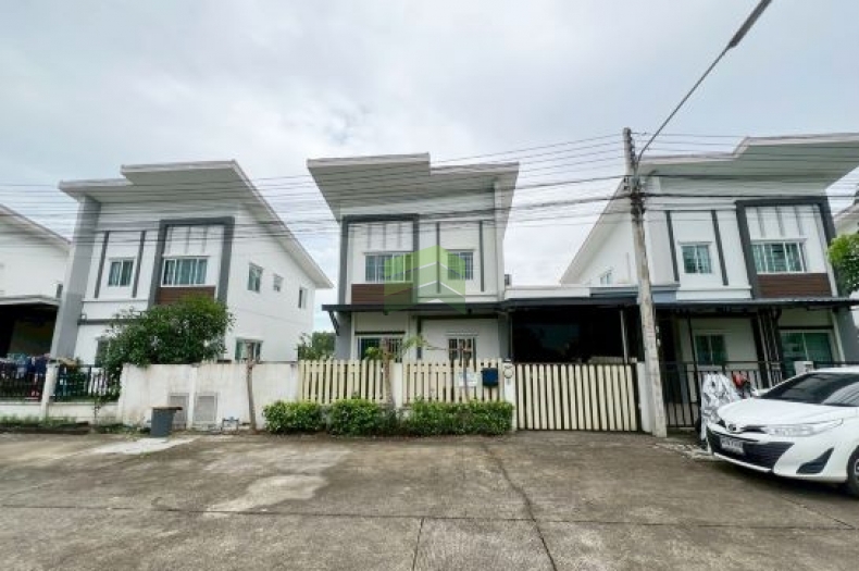 หมู่บ้านลลิลทาวน์ ไลโอ ลำลูกกา คลอง 4 – 5 ขายด่วน บ้านแฝด 2 ชั้น เนื้อที่ 35 ตร.ว ตกแต่งครบ ทำเลศักยภาพ 