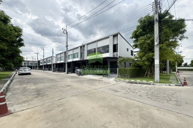 หมู่บ้านพลีโน่พระราม 9 กรุงเทพกรีฑา 2