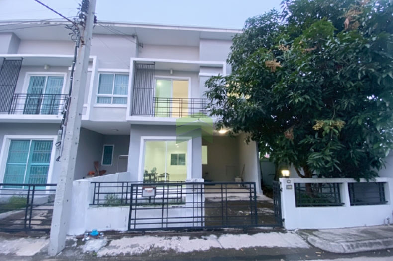 ขายทาวน์โฮม 2 ชั้น หมู่บ้านนิรันดร์วิลล์ 55 ศรีนครินทร์ เนื้อที่ 25.90 ตร.ว แปลงริม ทำเลดี