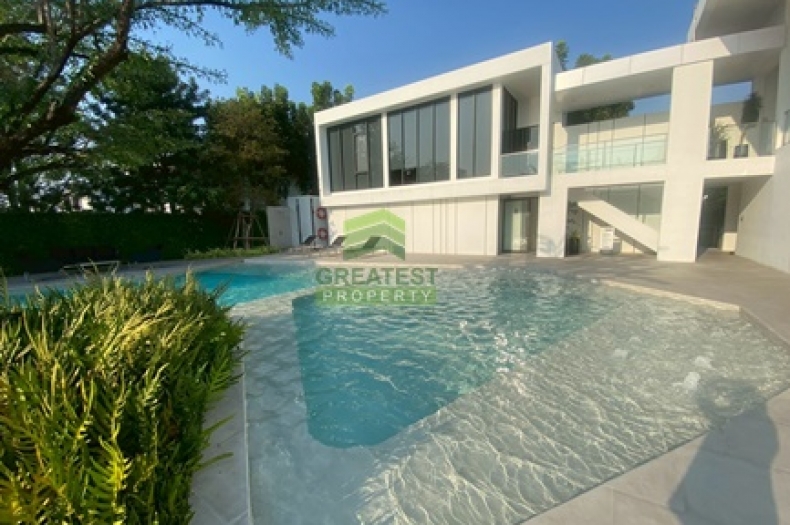 หมู่บ้าน อินนิซิโอ ศรีนครินทร์ Inizio Srinakarin