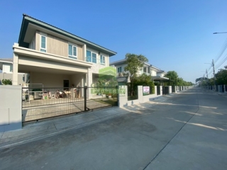 หมู่บ้าน อินนิซิโอ ศรีนครินทร์ Inizio Srinakarin