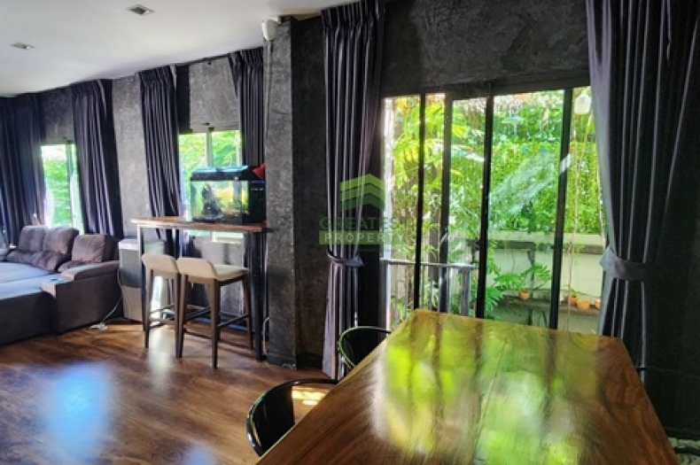 หมู่บ้านวี คอมพาวด์ ติวานนท์-รังสิต