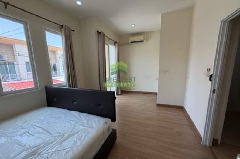 หมู่บ้าน โกลเด้นทาวน์ พระราม 2 