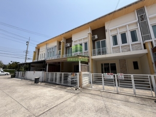 หมู่บ้าน โกลเด้นทาวน์ พระราม 2 