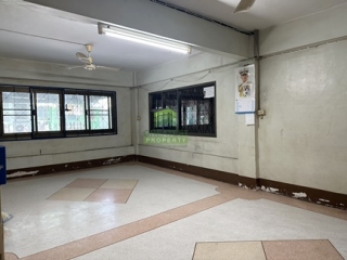 อาคารพาณิชย์ เพชรเกษม63