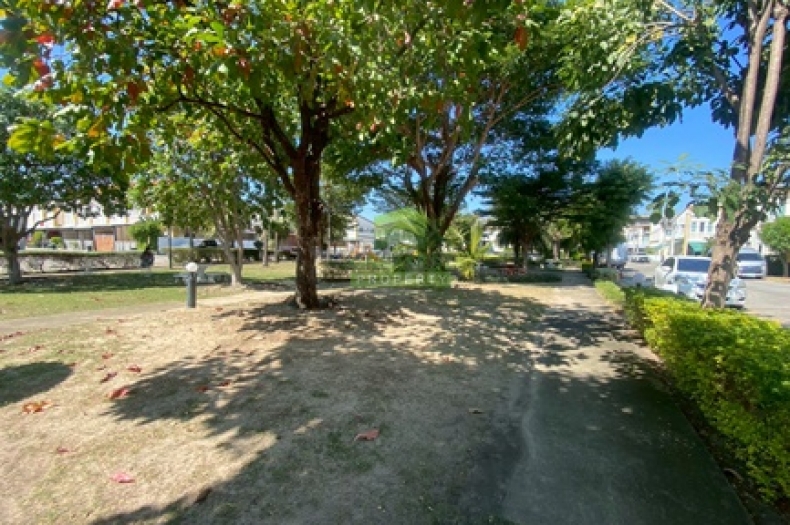 หมู่บ้าน โกลเด้นทาวน์ 2 อ่อนนุช ลาดกระบัง