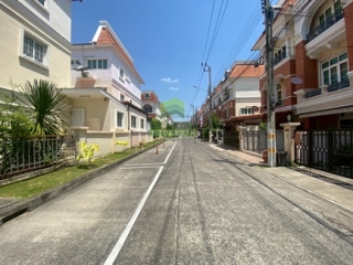 หมู่บ้าน คาซ่า ซิตี้ นวลจันทร์  Casa City Nuanjan 