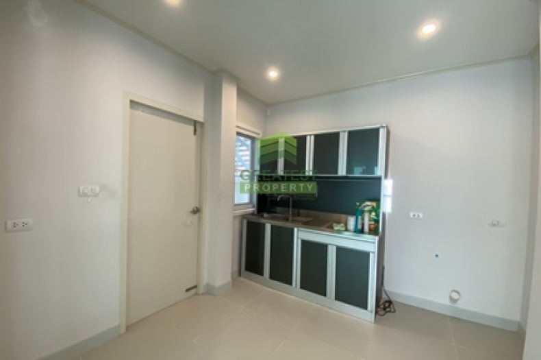 ห้องครัว บ้านแฝด หมู่บ้าน ศุภาลัยไพรด์ บางนา-ลาดกระบัง