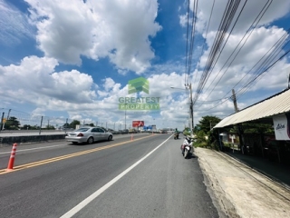 โกดังเลียบมอเตอร์เวย์ ลาดกระบัง 