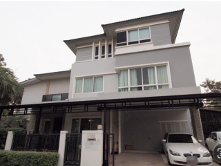 บ้านเดี่ยวแกรนด์ บางกอกบูเลอวาร์ด กรุงเทพกรีฑา 