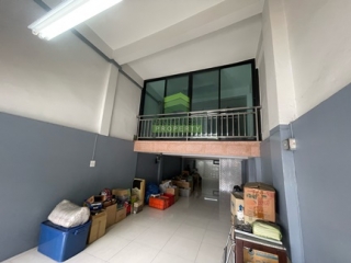 ห้องนั่งเล่นภายในอาคารพาณิชย์ตกแต่งสวย บรรยากาศหรู