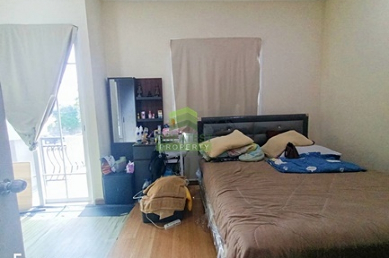 ห้องนอนภายในบ้าน บรรยากาศโปร่งสบาย 