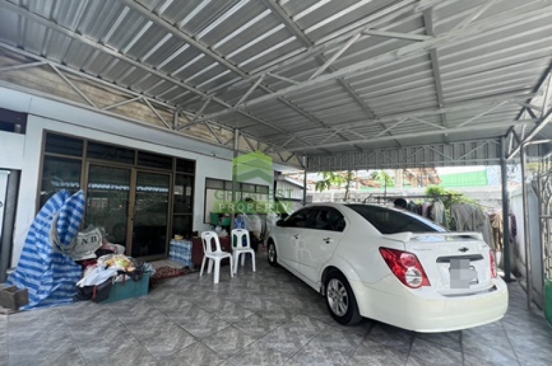 ที่จอดรถ ที่ดินพร้อมบ้านวัดด่านสำโรง 