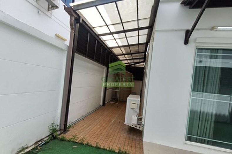 หลังบ้านต่อเติมหลังคา บ้านฟ้าปิยรมณ์ 