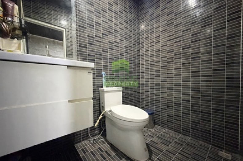 ห้องน้ำ ทาวน์เฮ้าส์ 4 ห้องนอน หมู่บ้านริมสวนธนานนท์ นนทบุรี