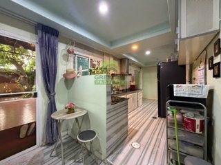 ห้องครัว ทาวน์เฮ้าส์ 4 ห้องนอน หมู่บ้านริมสวนธนานนท์ นนทบุรี