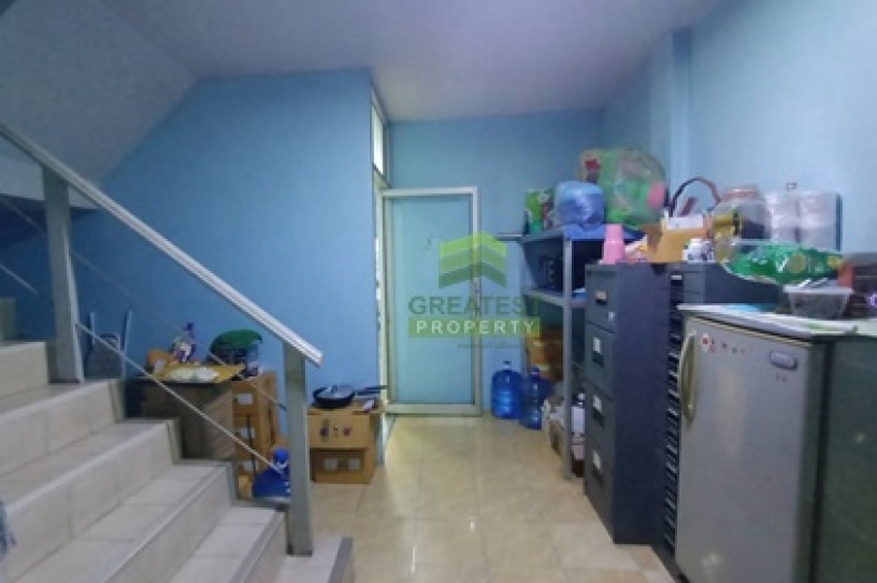 ภายในอาคารพาณิชย์ 3 ชั้น วิโรจน์วิลล์ ถนน 345