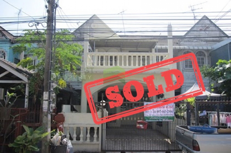 ขายด่วน ทาวน์เฮาส์ 2 ชั้น ซอย เทพสง่า 2 อุดมสุข 51 (ประวิทย์และเพื่อน) ถนนอุดมสุข  เนื้อที่ 33 ตร.ว ทำเลดี ใกล้แยกอุดมสุข