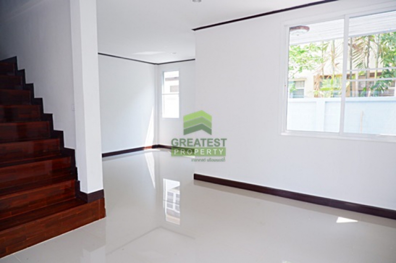 หมู่บ้านคันทรีอินทาวน์ ท่าอิฐ