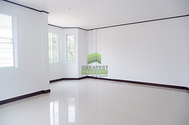 หมู่บ้านคันทรีอินทาวน์ ท่าอิฐ